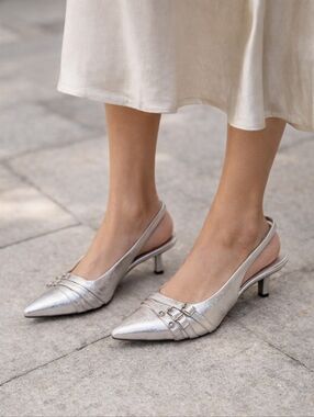 NWOT INC International Concepts Capeka Silver Slingback Heels Size 7M Pointed To